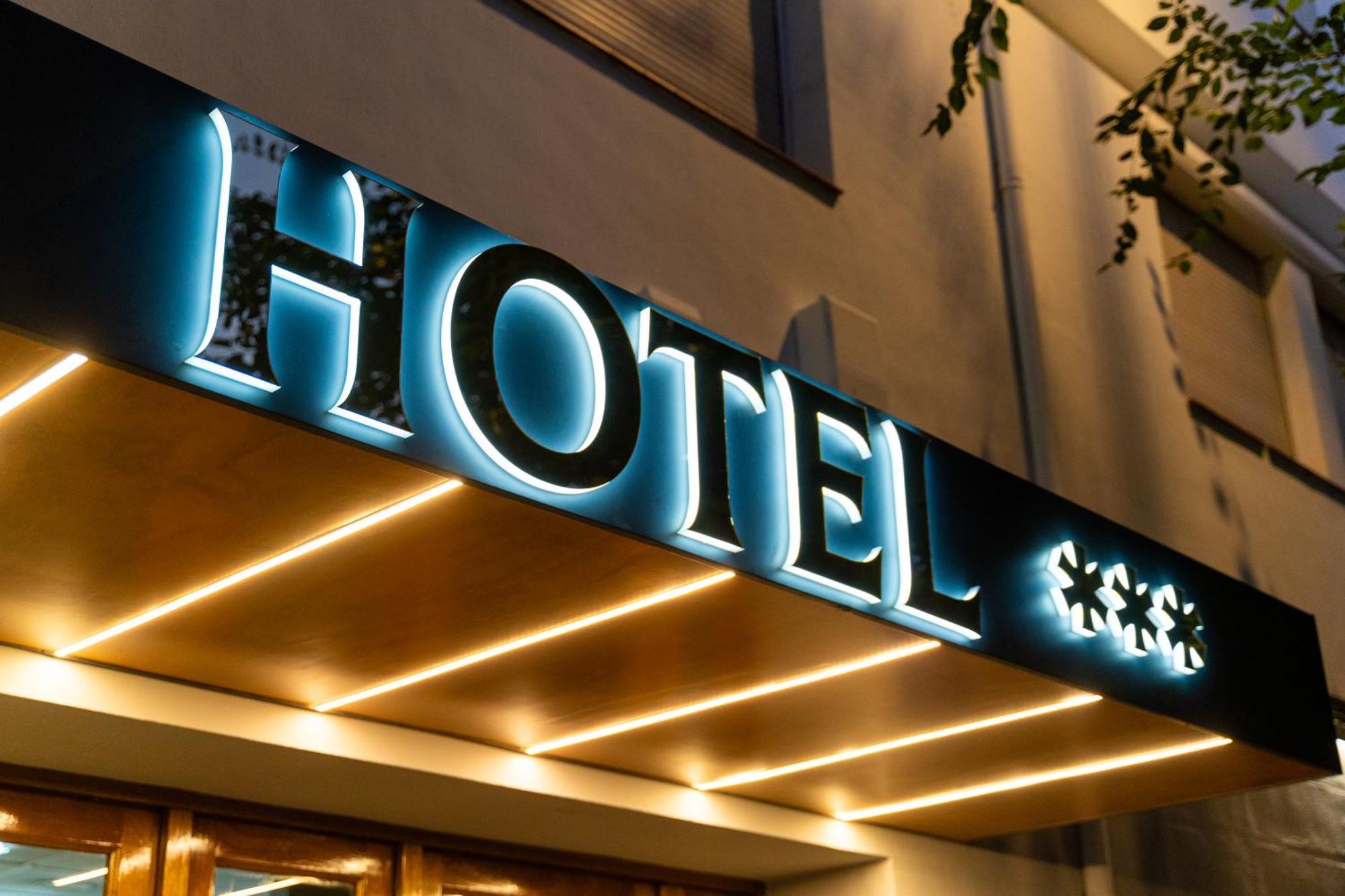 Hotel Puerta De กาซอร์ลา ภายนอก รูปภาพ