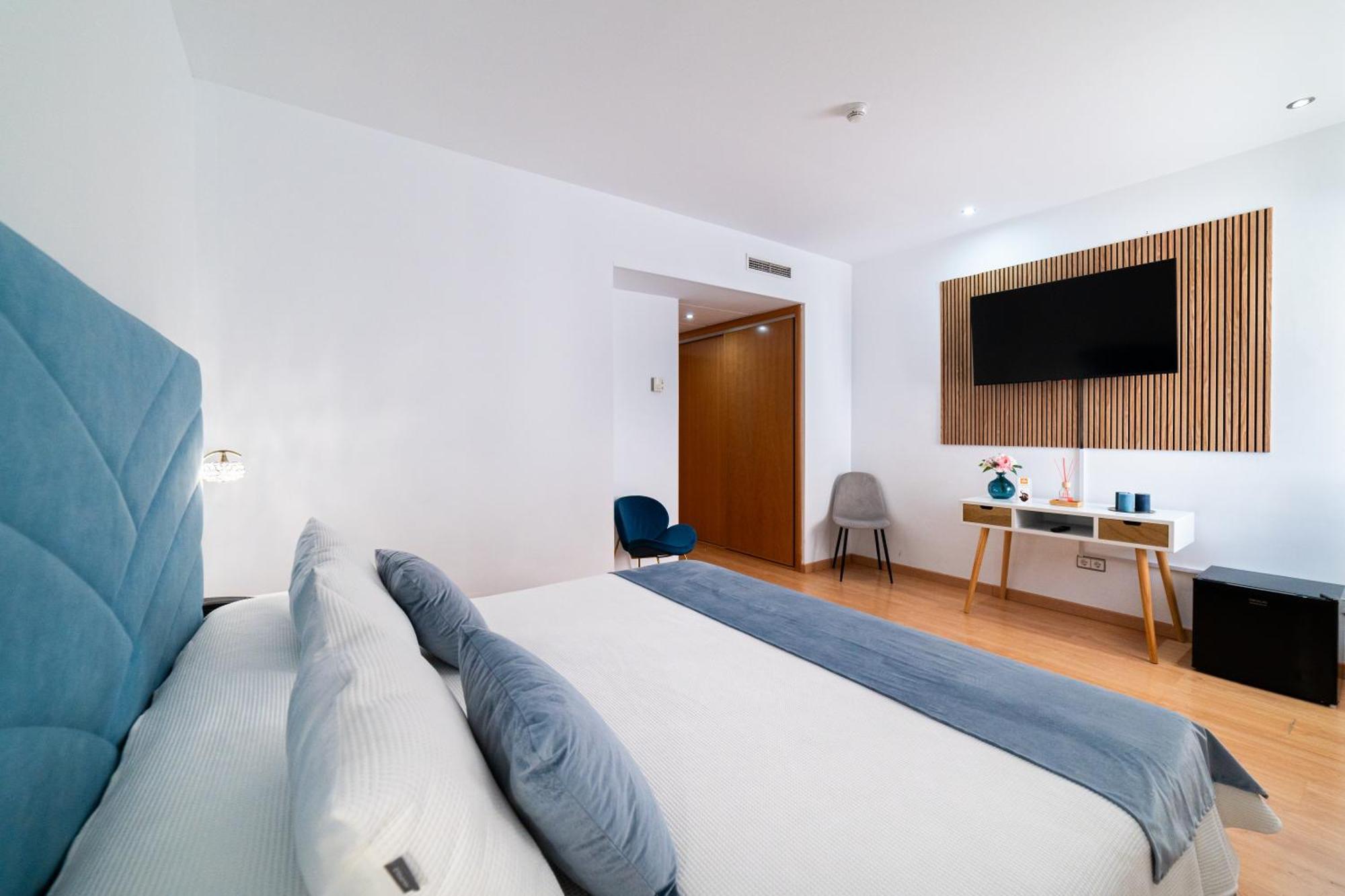 Hotel Puerta De กาซอร์ลา ภายนอก รูปภาพ