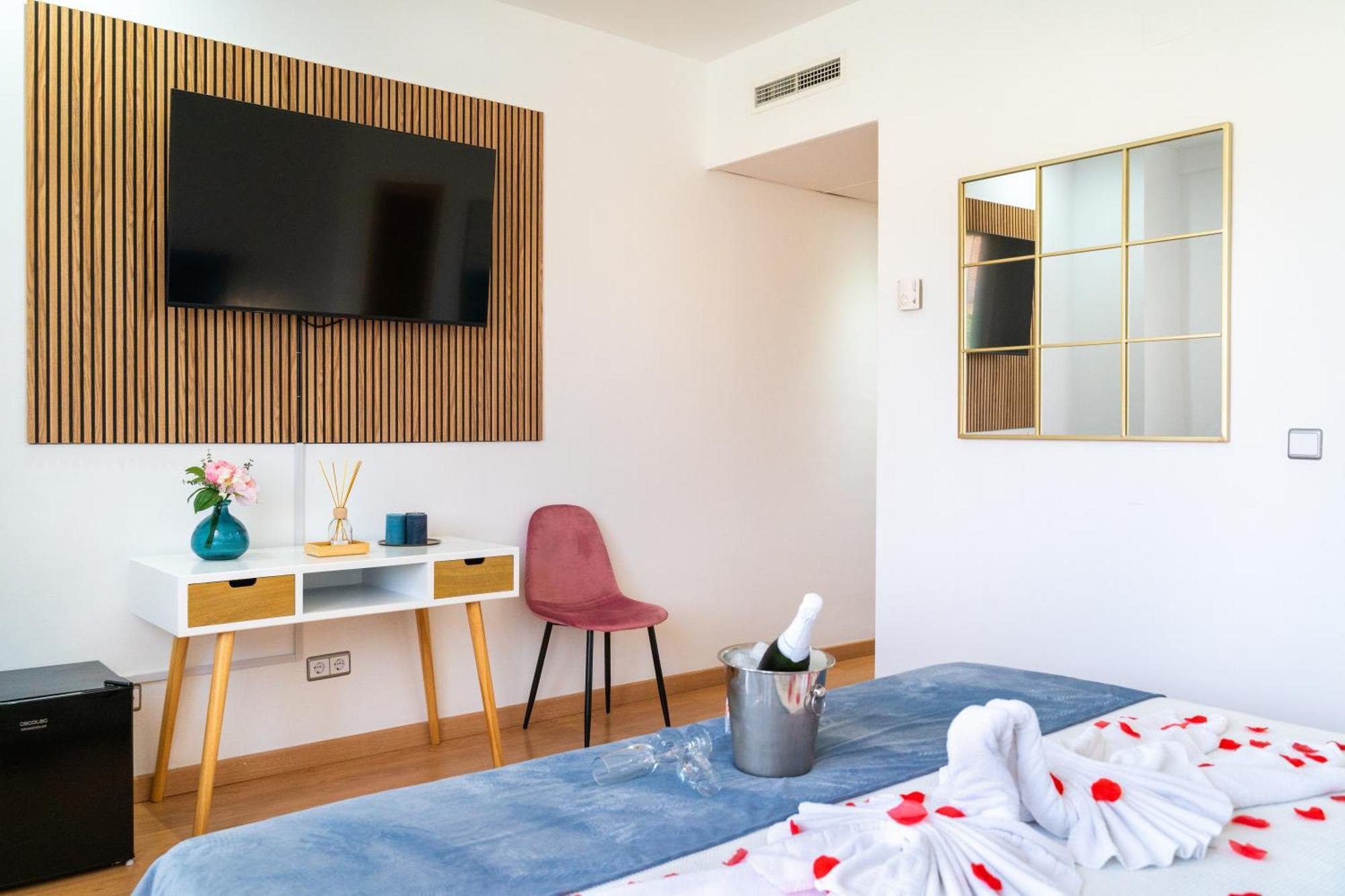 Hotel Puerta De กาซอร์ลา ภายนอก รูปภาพ